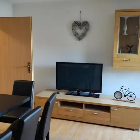 Appartement Moderne No. 1 Mit Balkon