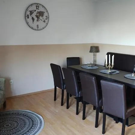 Appartement Moderne No. 1 Mit Balkon